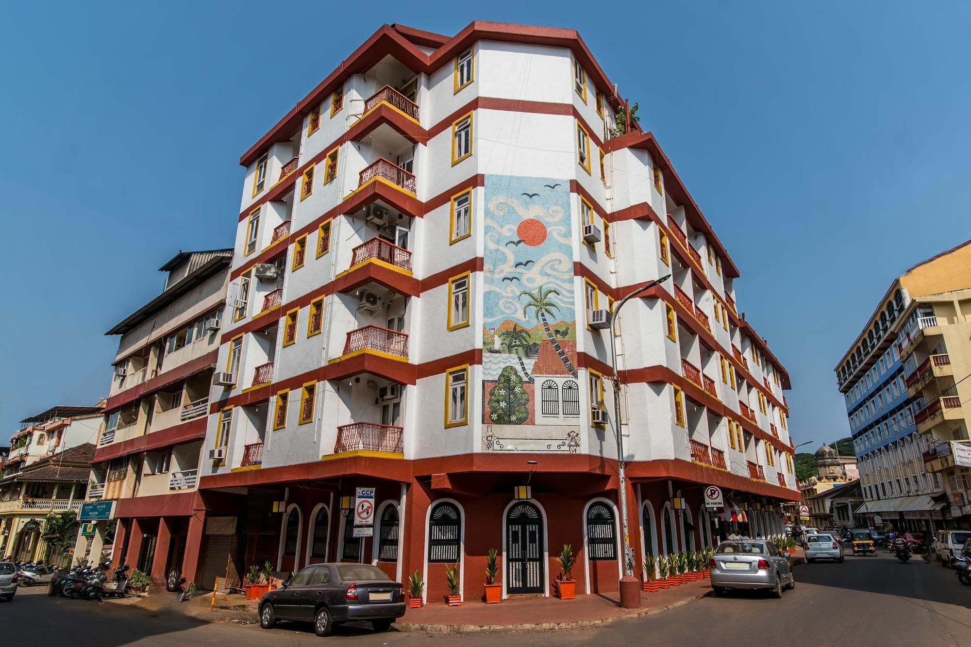 Oyo 10241 Hotel Mayfair Goa Екстериор снимка